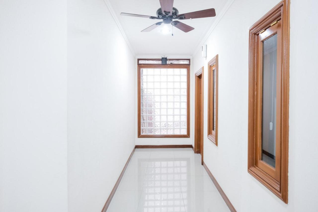 wisma delapan RedPartner Jakarta Bagian luar foto