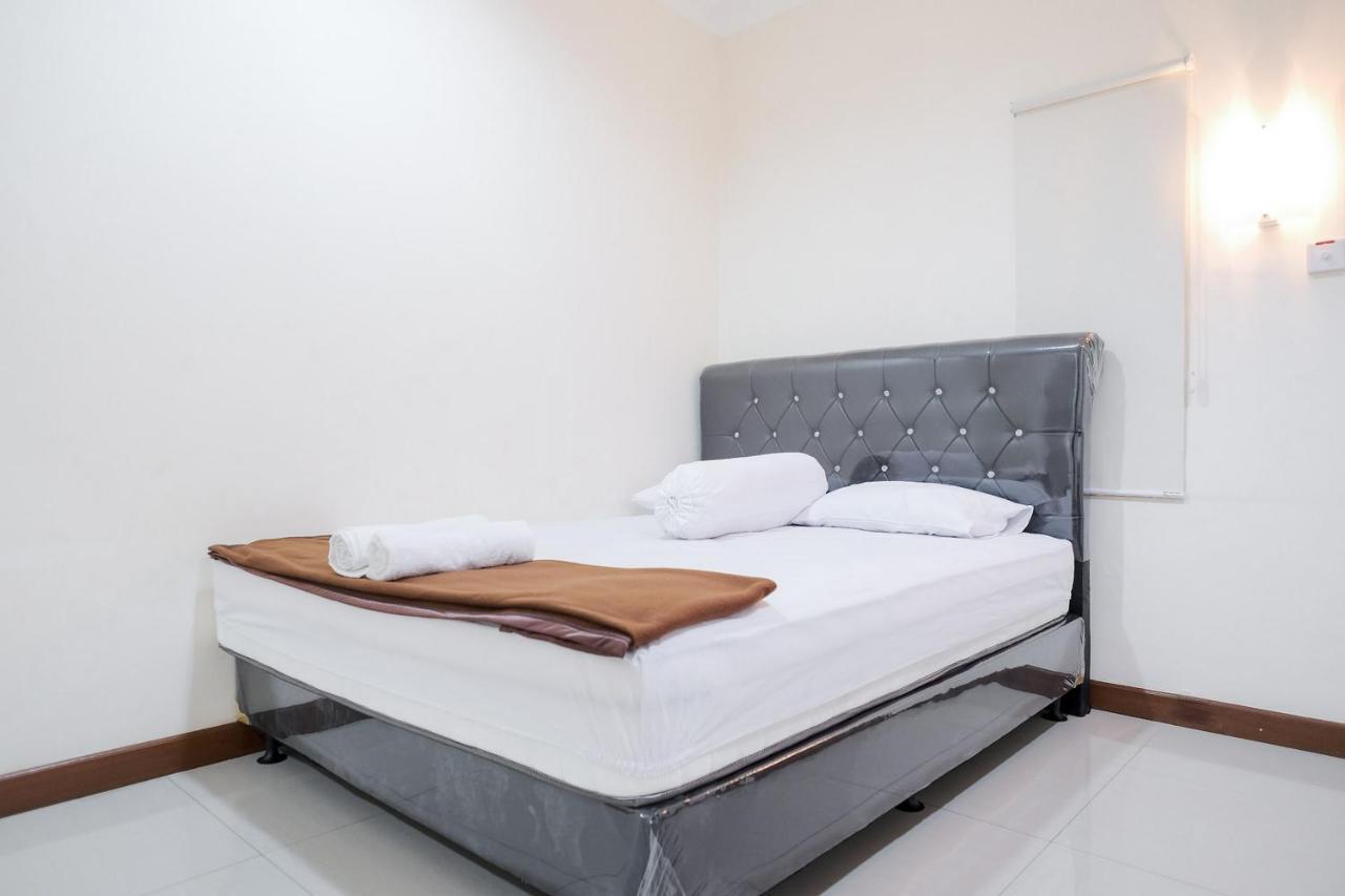 wisma delapan RedPartner Jakarta Bagian luar foto