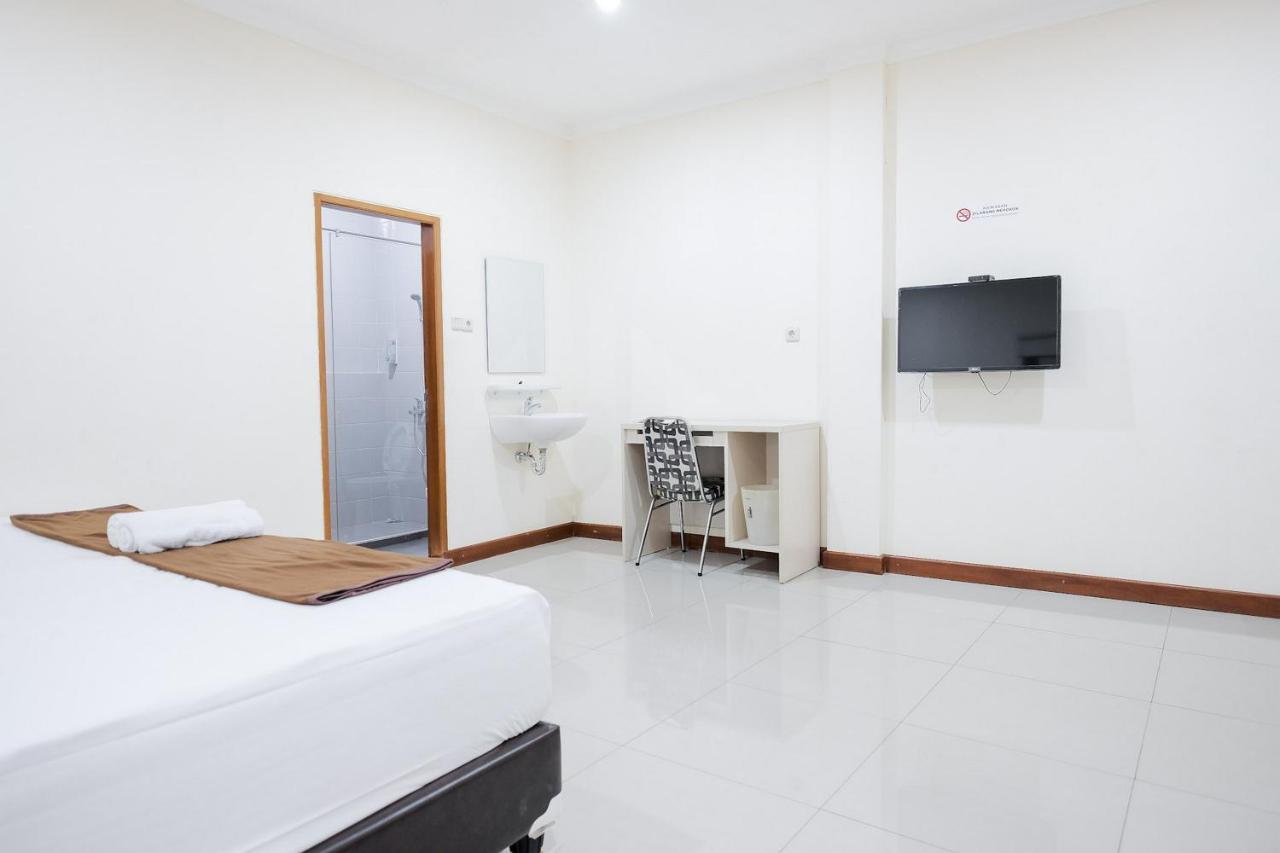 wisma delapan RedPartner Jakarta Bagian luar foto